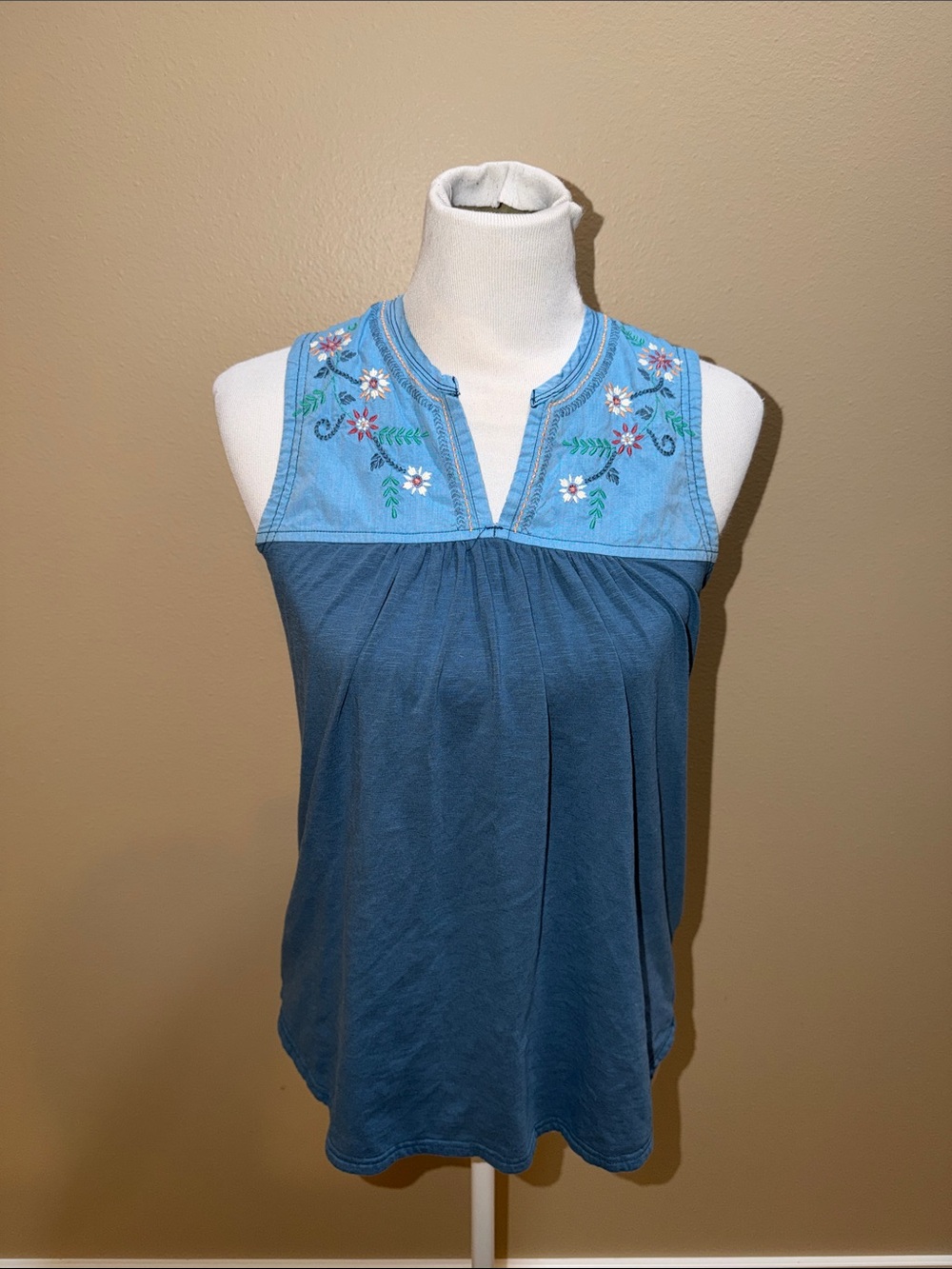 Sherpa Adventure Gear Tank